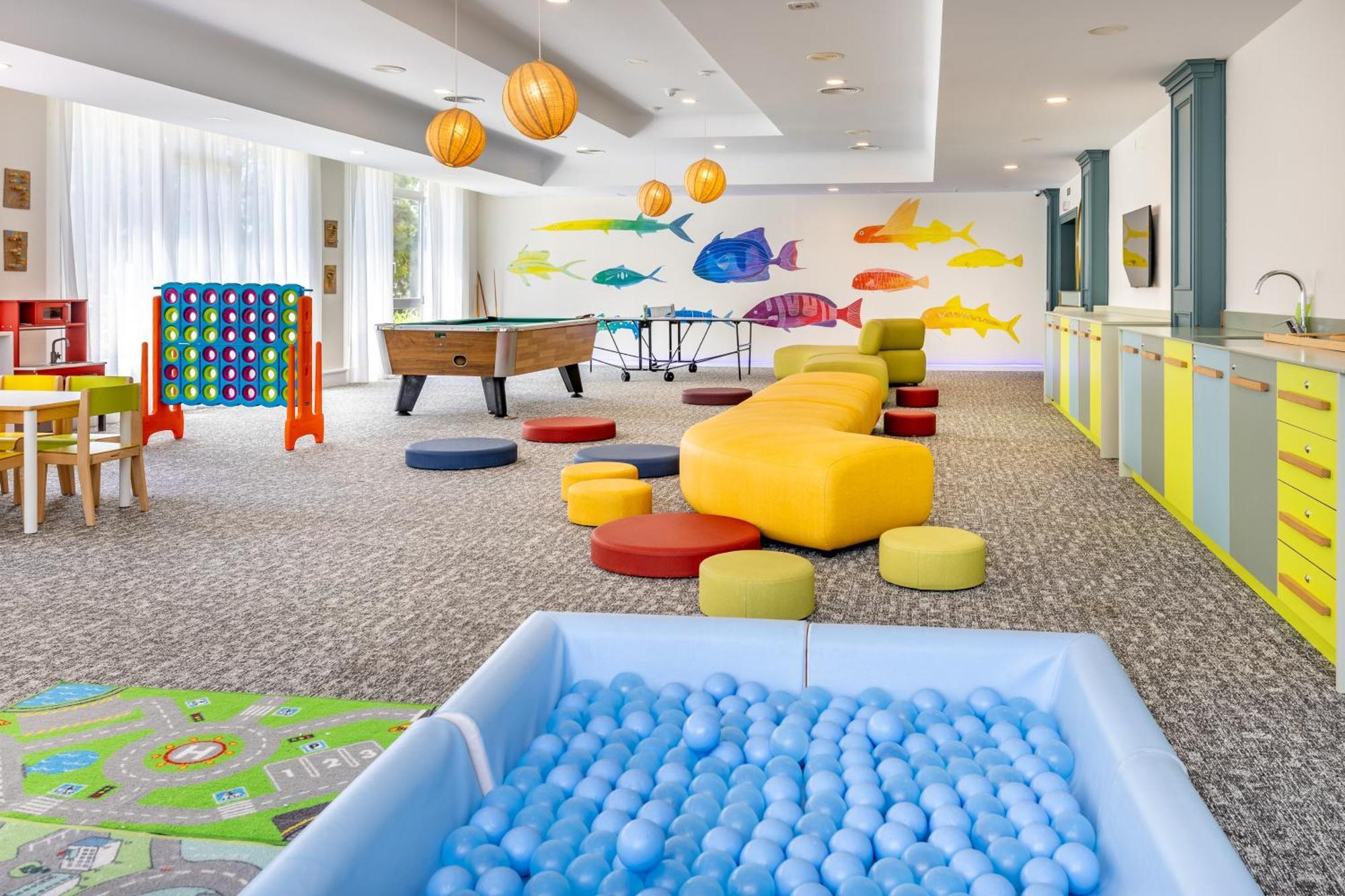 Grupotel Parc Natural & Spa Playa de Muro  Dış mekan fotoğraf The children's playroom at the hotel