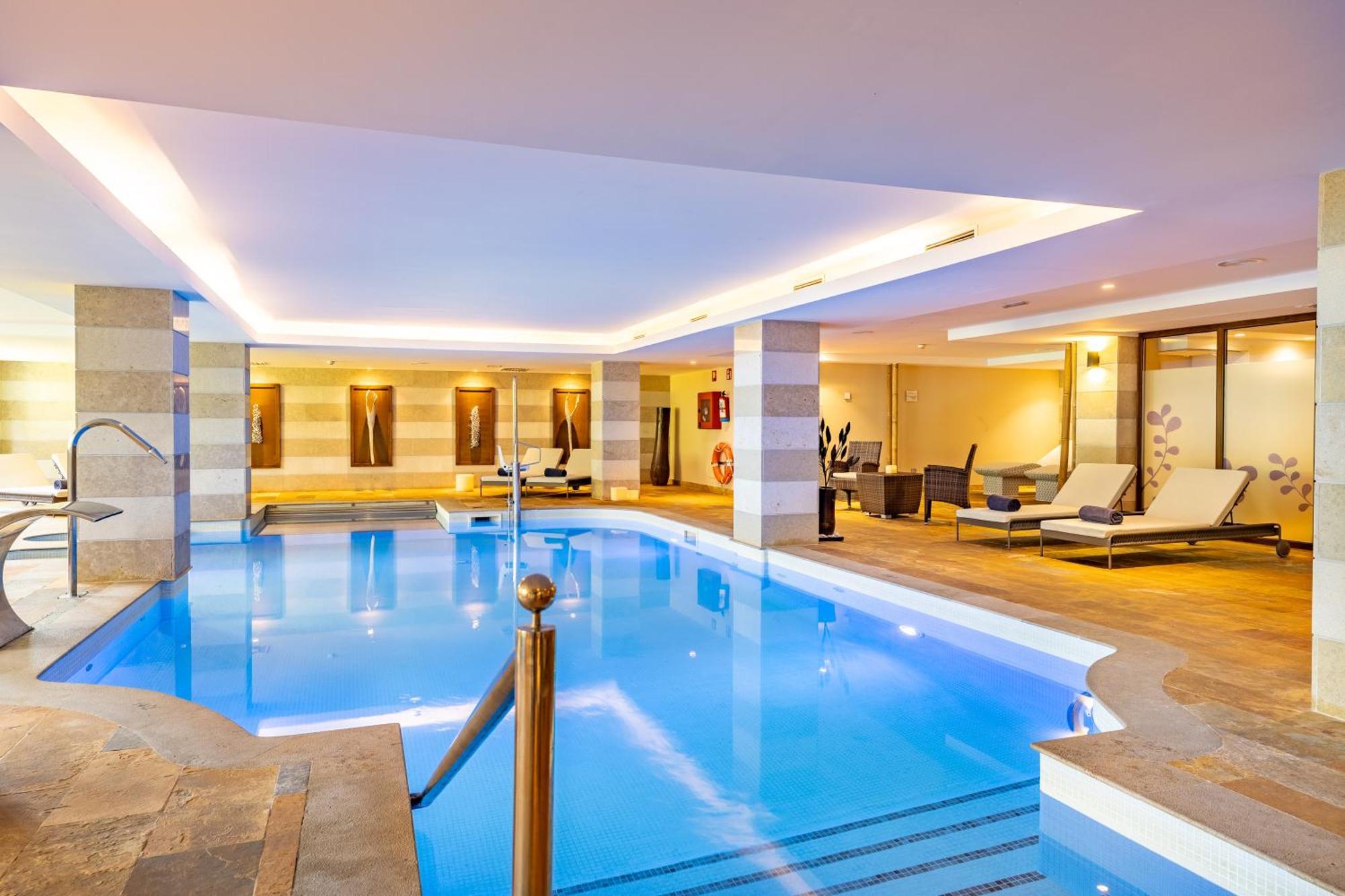 Grupotel Parc Natural & Spa Playa de Muro  Dış mekan fotoğraf The swimming pool at the hotel