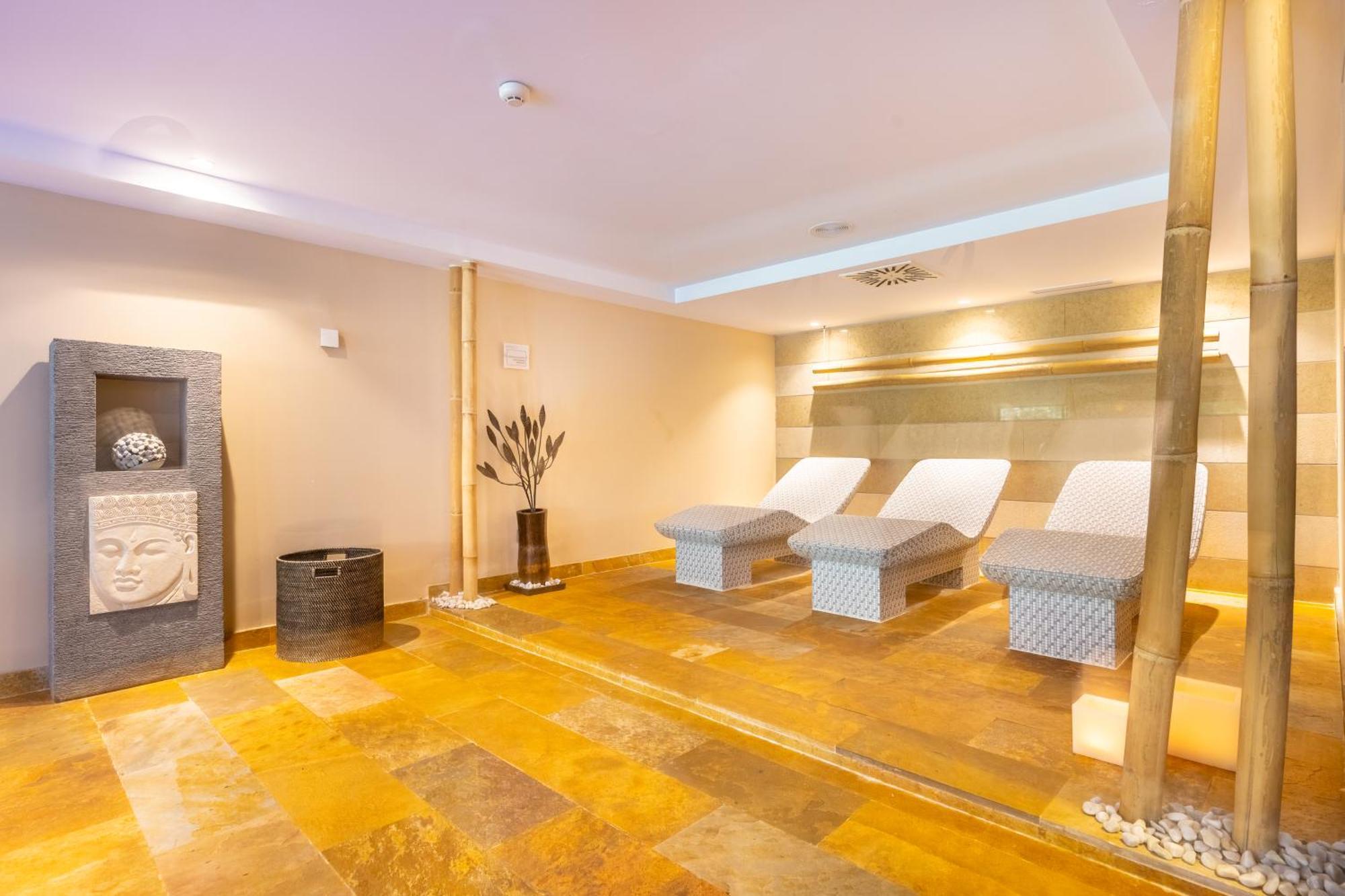 Grupotel Parc Natural & Spa Playa de Muro  Dış mekan fotoğraf A relaxation room at a spa
