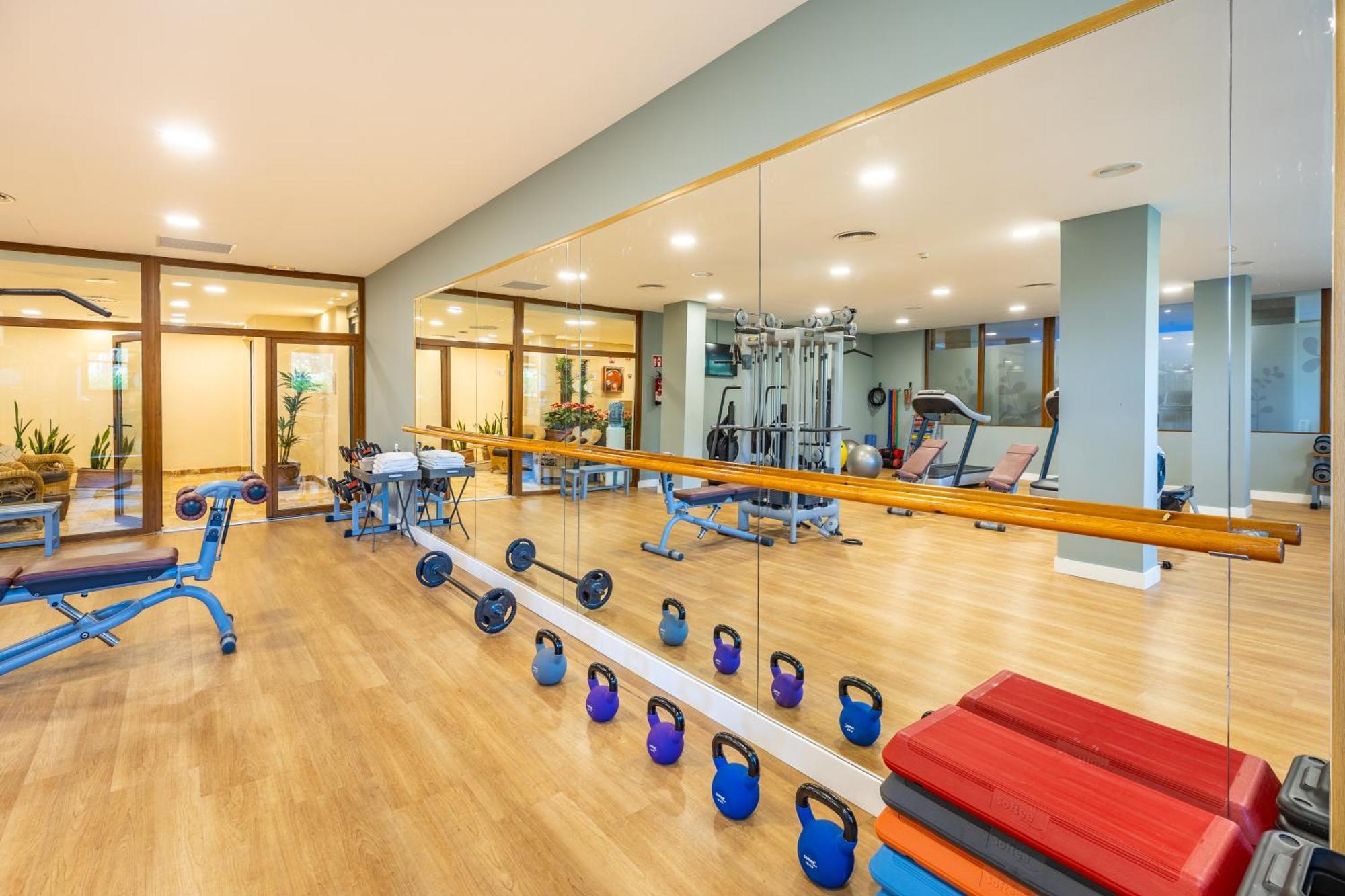 Grupotel Parc Natural & Spa Playa de Muro  Dış mekan fotoğraf The gym at the hotel