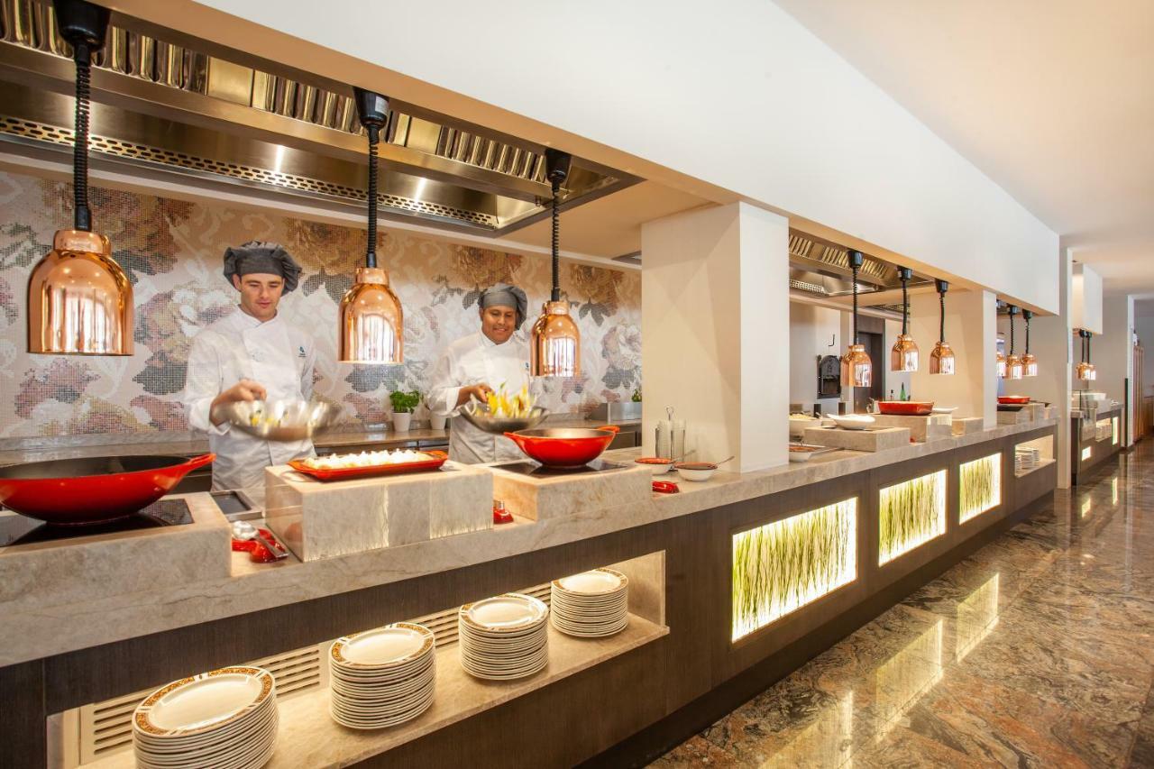 Grupotel Parc Natural & Spa Playa de Muro  Dış mekan fotoğraf Live Kitchen at The Park, Hyderabad